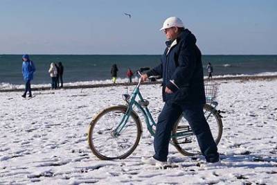В Сочи пообещали открыть 25 зимних пляжей