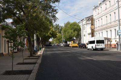 На ул. Ленина в Астрахани завершается укладка асфальта
