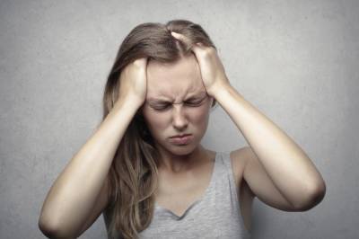 Врач рассказала, как снять головную боль во время приступа мигрени – Учительская газета
