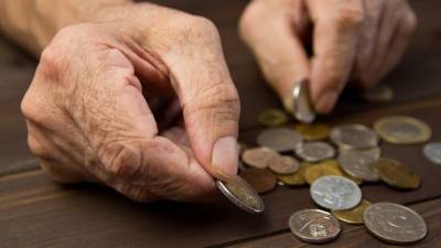 ПФР разрешит пенсионерам получать пенсию за покойного супруга