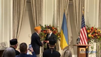 Зеленский пообещал двойное гражданство украинской диаспоре в США