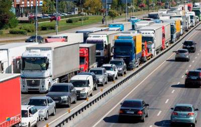 Дороги планируют сделать платными для грузовиков и собирать 9 млрд гривен в год