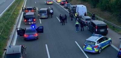 В Германии освободили заложников в автобусе, следовавшем из Сербии