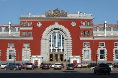 На железнодорожном вокзале Курска началась реконструкция фасада