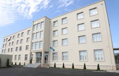Президент Ильхам Алиев ознакомился с условиями, созданными в средней школе в Сабунчинском районе Баку (ФОТО)