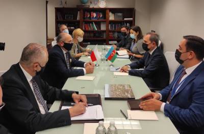 Главы МИД Азербайджана и Польши обсудили стратегическое партнерство между странами