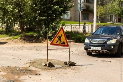 «Там жильцы уже ноги ломают» — глава комитета ЖКХ возмутился дорогами на ГРЭСе