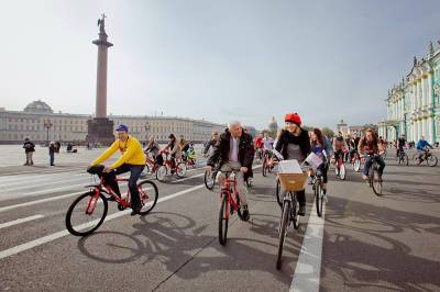 Велосипедисты ограничат движение по центру Петербурга в воскресенье