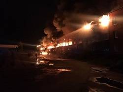 Пожар на складе в Черноголовке охватил уже 3000 квадратных метров