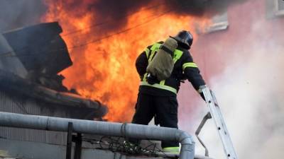 Пожарные потушили открытое горение в ангаре под Ногинском, но уже «все пропало»