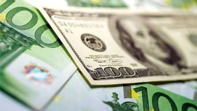 Курс доллара 23 сентября снижается к евро на решениях ФРС США