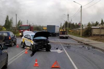 Костромские ДТП : 4 человека пострадали при столкновении иномарок на Индустриальной улице