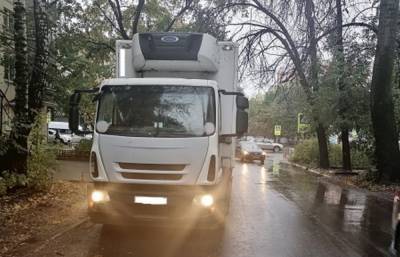 На улице Семёна Середы в Рязани грузовик сбил 40-летнюю женщину