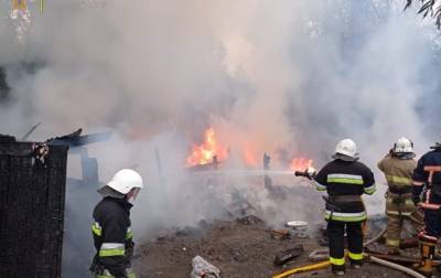 Спасатели ликвидировали пожар в поселении ромов