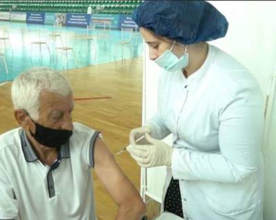 В Дагестане иммунизированным от коронавируса старше 60 лет раздают продуктовые наборы