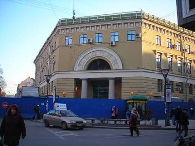 Станцию «Владимирская» отремонтируют снаружи, но не закроют для пассажиров