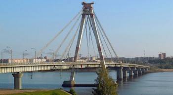 Череповчанин сорвался с Октябрьского моста