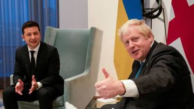 Зеленский пригласил премьера Британии посетить Украину