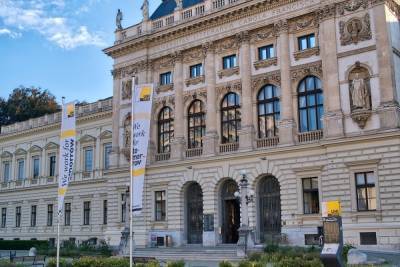 Австрийский университет передумал допускать к занятиям привитых «Спутником V» студентов