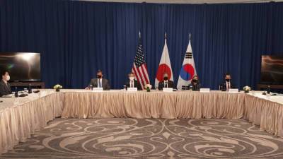 Япония, Южная Корея и США обсудили проблему денуклеаризации КНДР