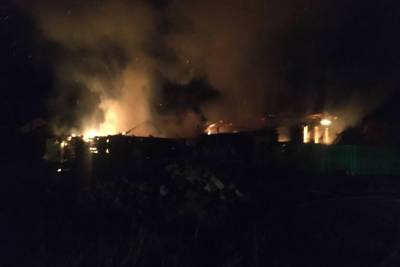 Частный дом вместе с надворными постройками сгорел в Шумерлинском районе