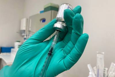 В России рассмотрят регистрацию вакцины от коронавируса для подростков
