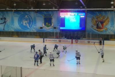 Белгородские хоккеисты одержали волевую победу над питерским «Динамо-576»