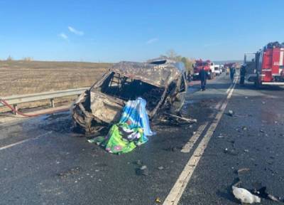 Четыре пассажира погибли в огненном ДТП с «Газелью» и грузовиком в Башкирии