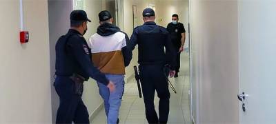 Суд в Карелии арестовал юношу, который с другом до полусмерти забил человека в гараже