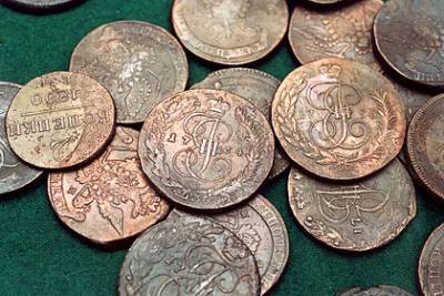 Жители российского региона стали находить старинные монеты в неожиданных местах
