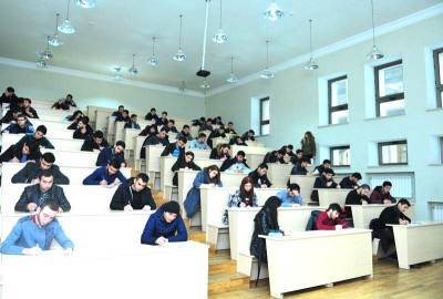 В Азербайджане предложено проводить совмещенные академические часы в вузах без перемен