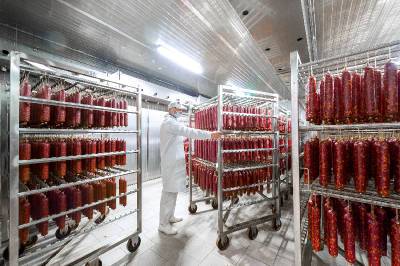 Смоленский производитель колбас готовится к выводу продукции на экспорт