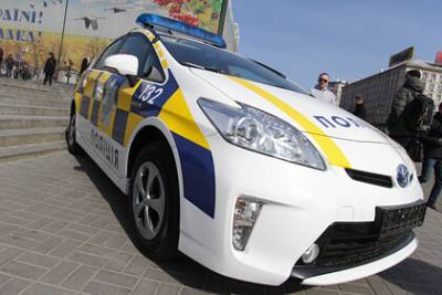 В Киеве таксисты под видом полицейских терроризировали наркодилеров