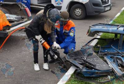 В Тосно школьникам показали работу аварийно-спасательной службы