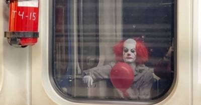 В московском метро заметили клоуна из фильма ужасов
