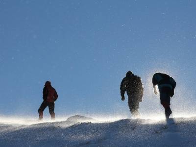 На Эльбрусе найдены еще девять альпинистов, осталось найти двоих