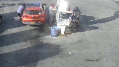 Видео: житель Яффо воровал сумки водителей на автозаправке