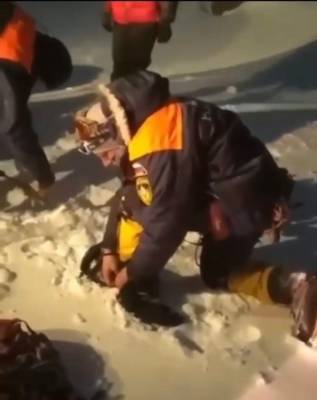 Жуткие подробности спасения альпинистов на Эльбрусе: гид сбежал, трое погибли
