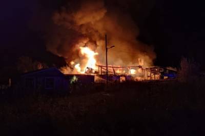 Крупный пожар в Томске в микрорайоне Степановка был потушен ночью 23 сентября
