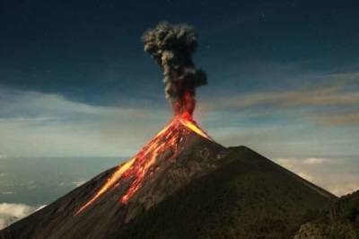 Крупнейшие извержения вулканов всех времён (11 фото)