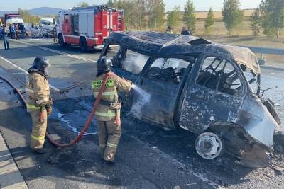 Стали известны личности четверых сгоревших пассажиров микроавтобуса на трассе в Башкирии