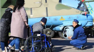 Военные летчики исполнили мечту пациентов детского хосписа из Ленобласти и Петербурга