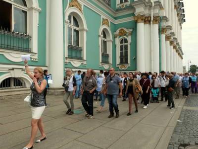 В 60 тысяч рублей обошелся туристам отдых в Петербурге летом