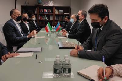 Глава МИД Азербайджана встретился с иранским коллегой