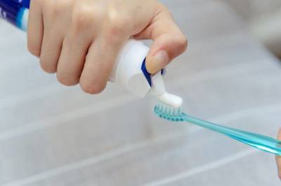 Зачем замораживать зубную пасту: ответ знают только единицы
