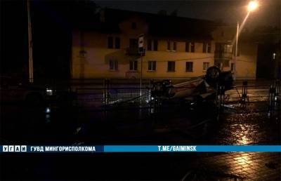 На ул. Плеханова в Минске нетрезвый водитель перевернулся на каршеринговом Chevrolet