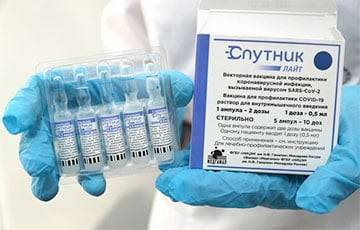 В Минске начали прививать однодозовой вакциной «Спутник Лайт»
