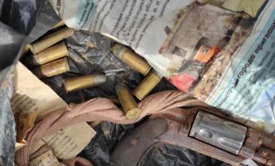 В Астрахани при демонтаже гаража нашли схрон с оружием начала 20 века