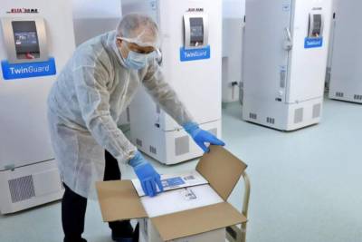 Украина получила ультраморозильники для вакцин от коронавируса