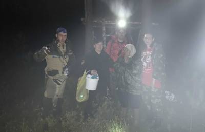 Жительница Тверской области подарила спасшим ее волонтерам оборудование для поиска людей